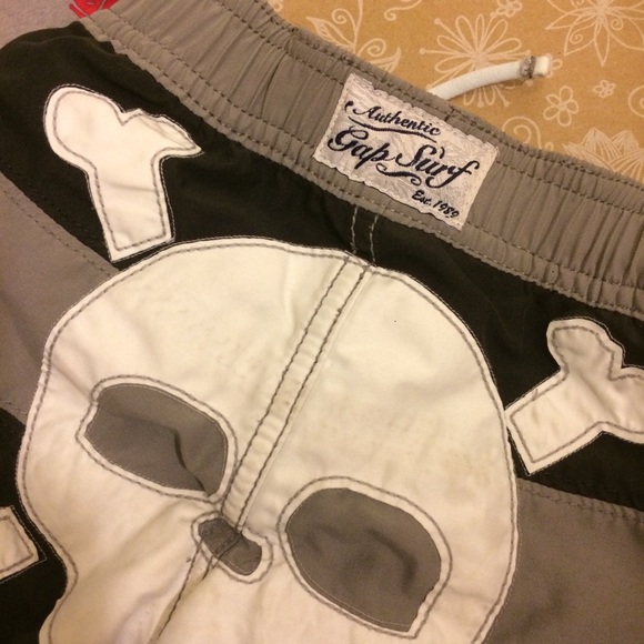 [GAP] baby Pair of Swim trunks boy’s 6-12months - Picture 3 of 5